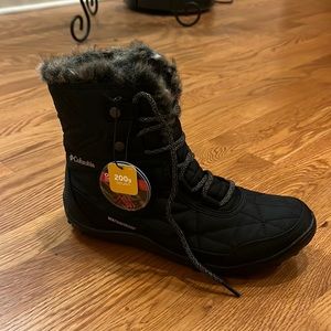 Columbia Women's Minx Shorty Iii Snow Boot, black, size 8